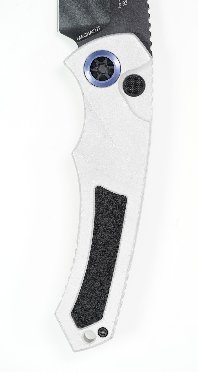 Heretic Knives Pariah Black Blade Blizzard Worn Chassis - Image 6