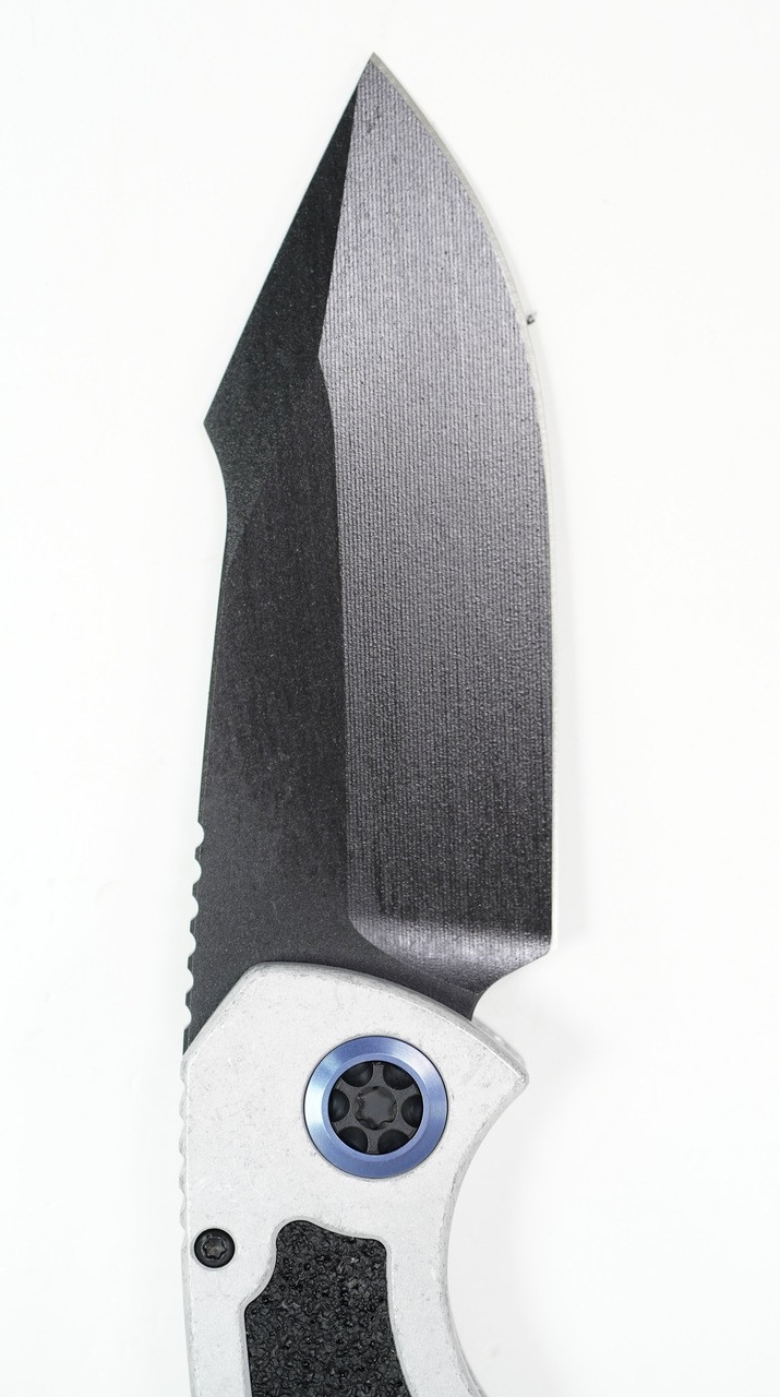 Heretic Knives Pariah Black Blade Blizzard Worn Chassis - Image 3