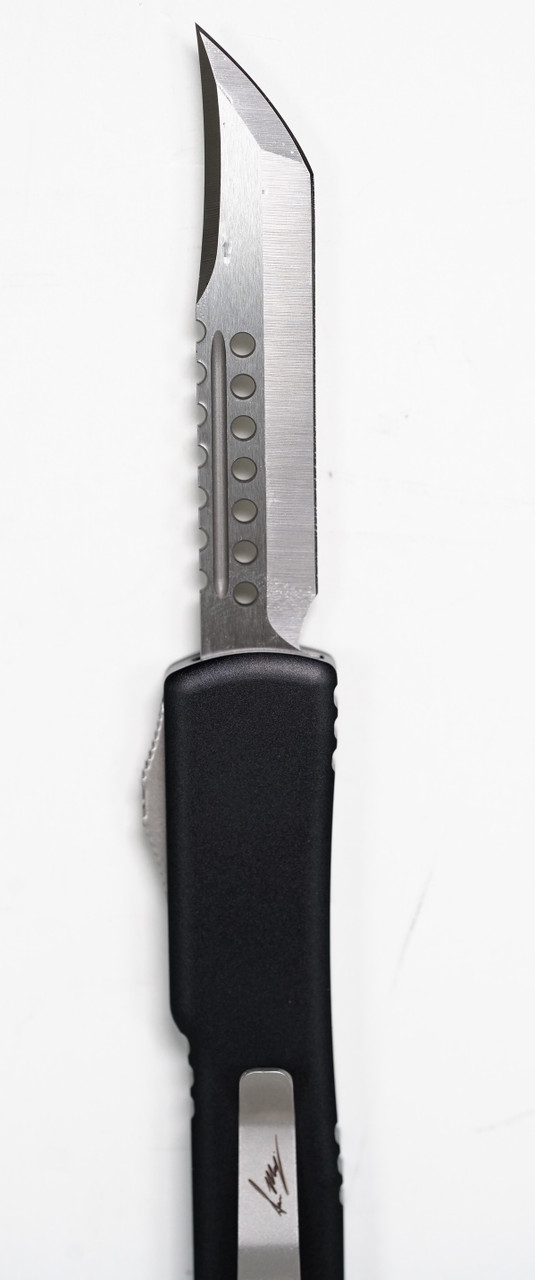 Microtech 419-4 Signature Series UTX-70 Satin Hellhound - Image 4