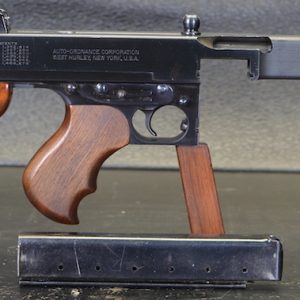 THOMPSON SUBMACHINE GUN