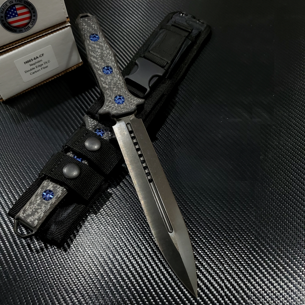 Heretic Knives Nephilim DLC, CF Scales, Blue Ti Hardware
