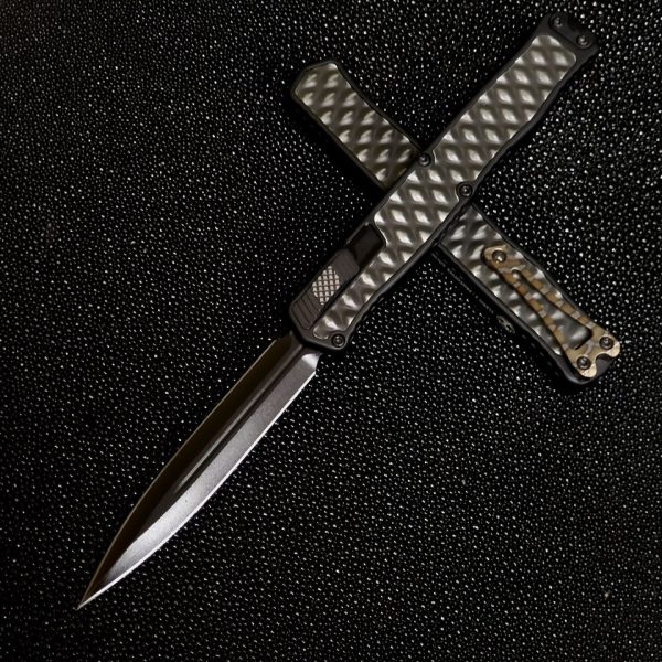 Heretic Cleric II Proto Black Elmax, Black Anodized handle